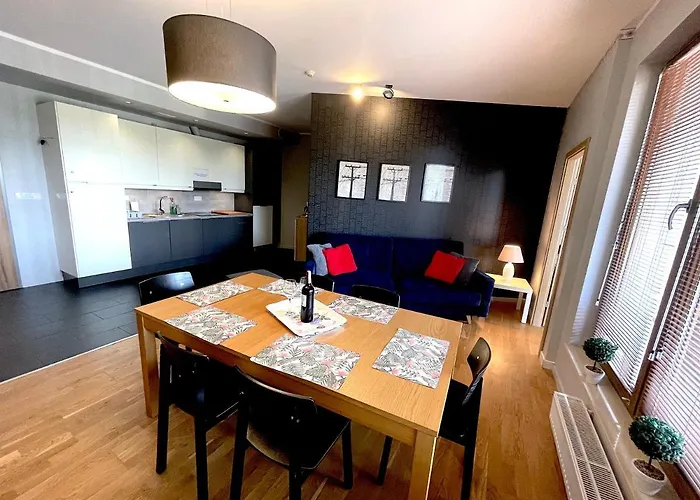 APARTAMENT z 3 SYPIALNIAMI PRZY PLAŻY